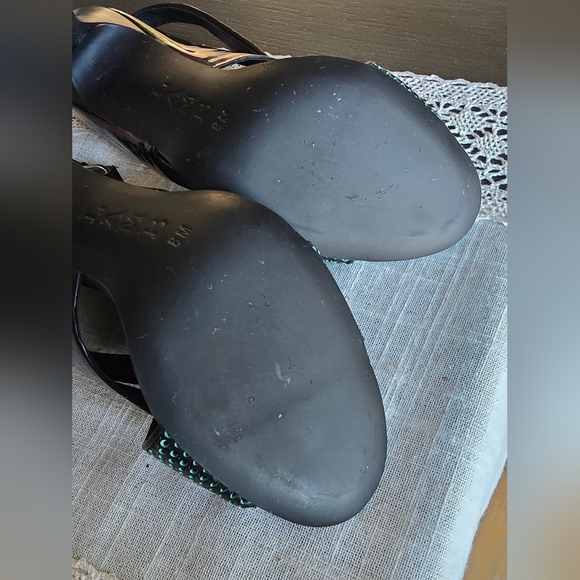 L.A.M.B. 4 inch size 8 heels - Picture 3 of 8